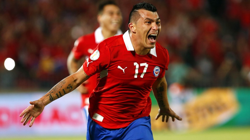 Gary-Medel-celebra-960x623