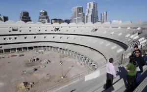 Lim visita el nou Mestalla