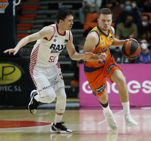 CRÒNICA: Valencia Basket trau avant un complicat partit davant Manresa