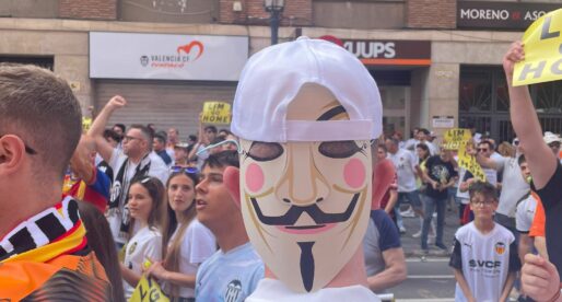 FOTOS: V de Vendetta, la careta que s’ha posat el valencianisme