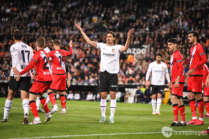 El representant de Cavani i Corona es veuen les cares
