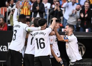 El València CF es prepara per a un mercat d'estiu sota la influència de Peter Lim