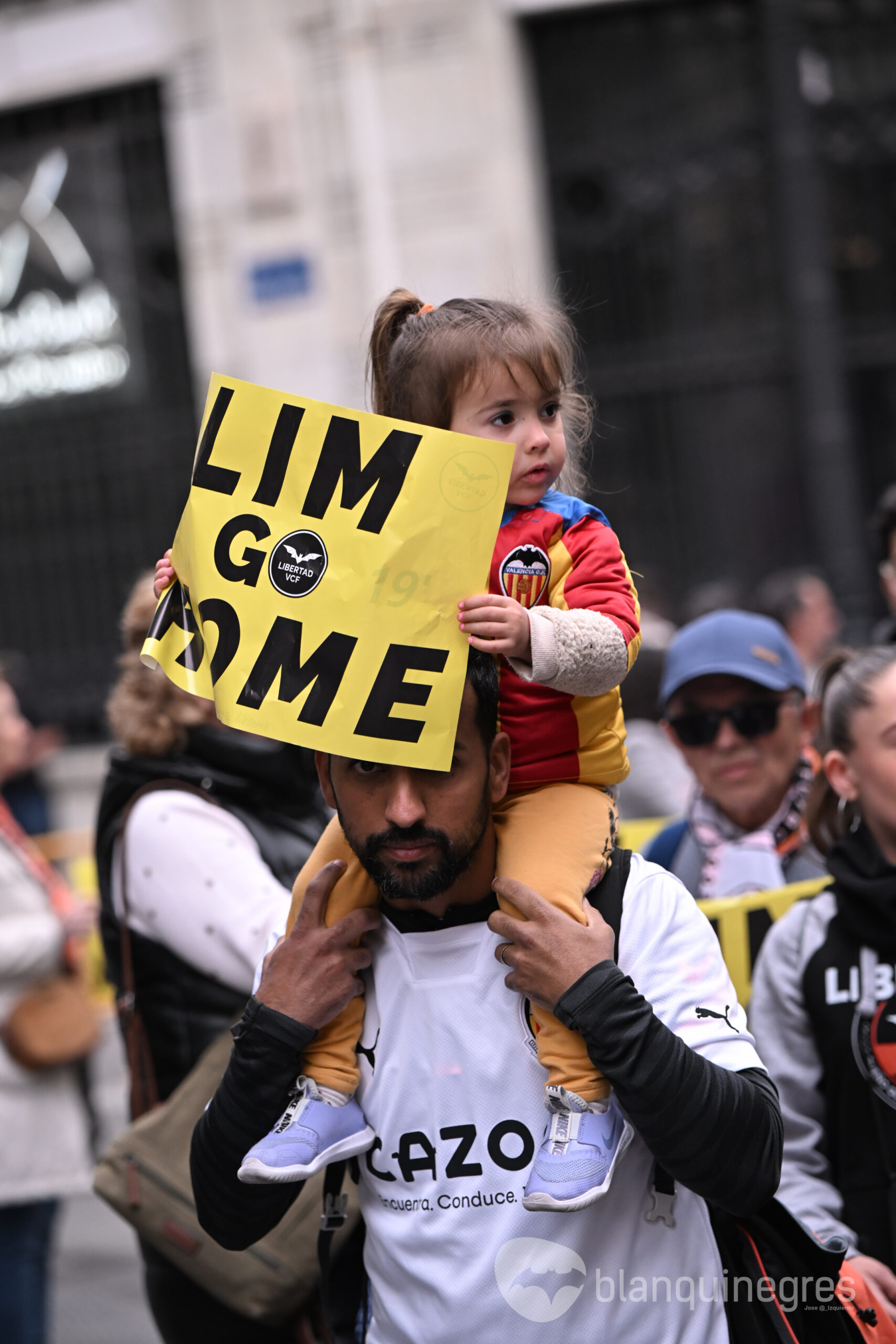 Fotogaleria 105361 | FOTOGALERIA: Èxit en la manifestació contra Peter Lim