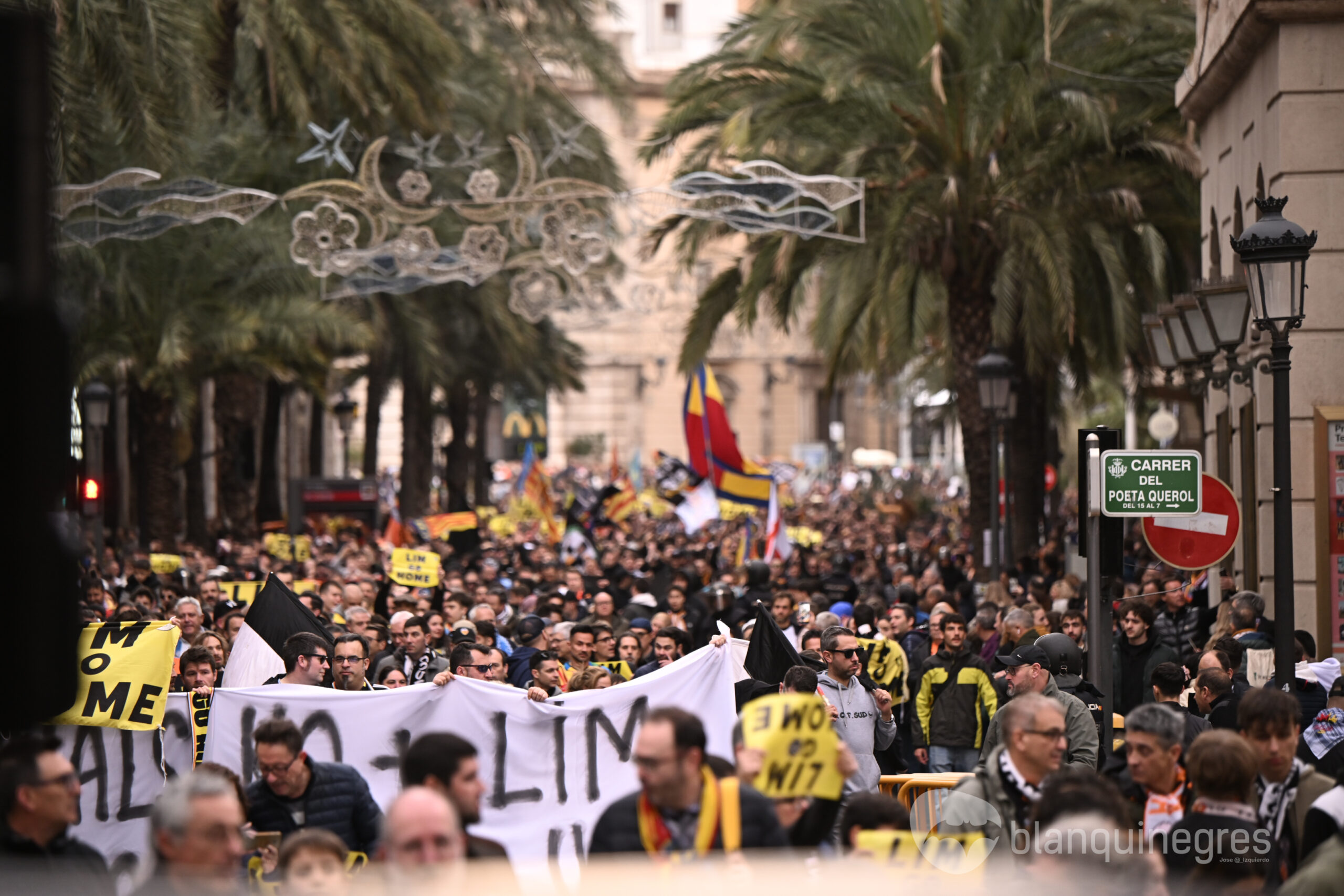 Fotogaleria 105380 | FOTOGALERIA: Èxit en la manifestació contra Peter Lim