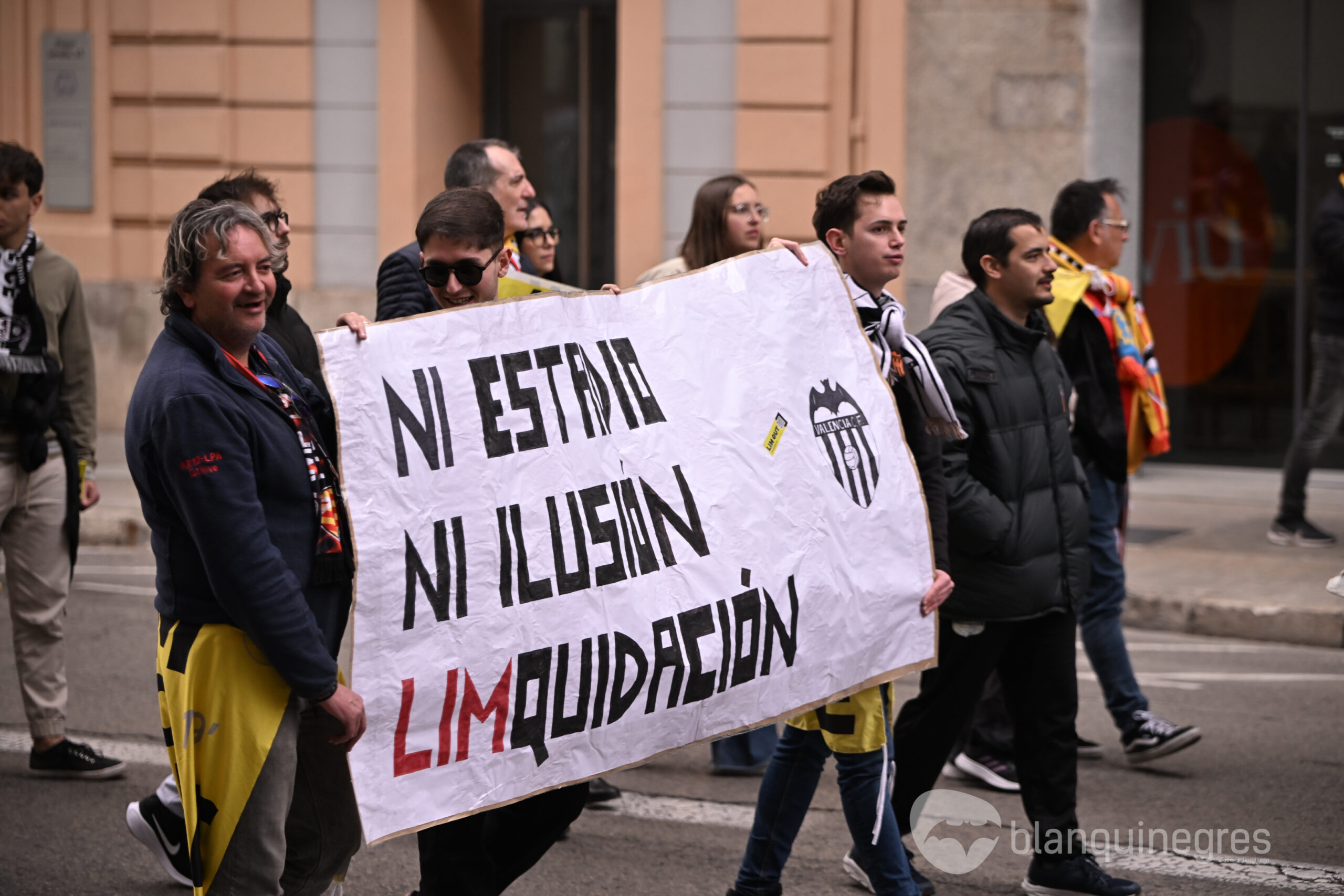 Fotogaleria 105385 | FOTOGALERIA: Èxit en la manifestació contra Peter Lim
