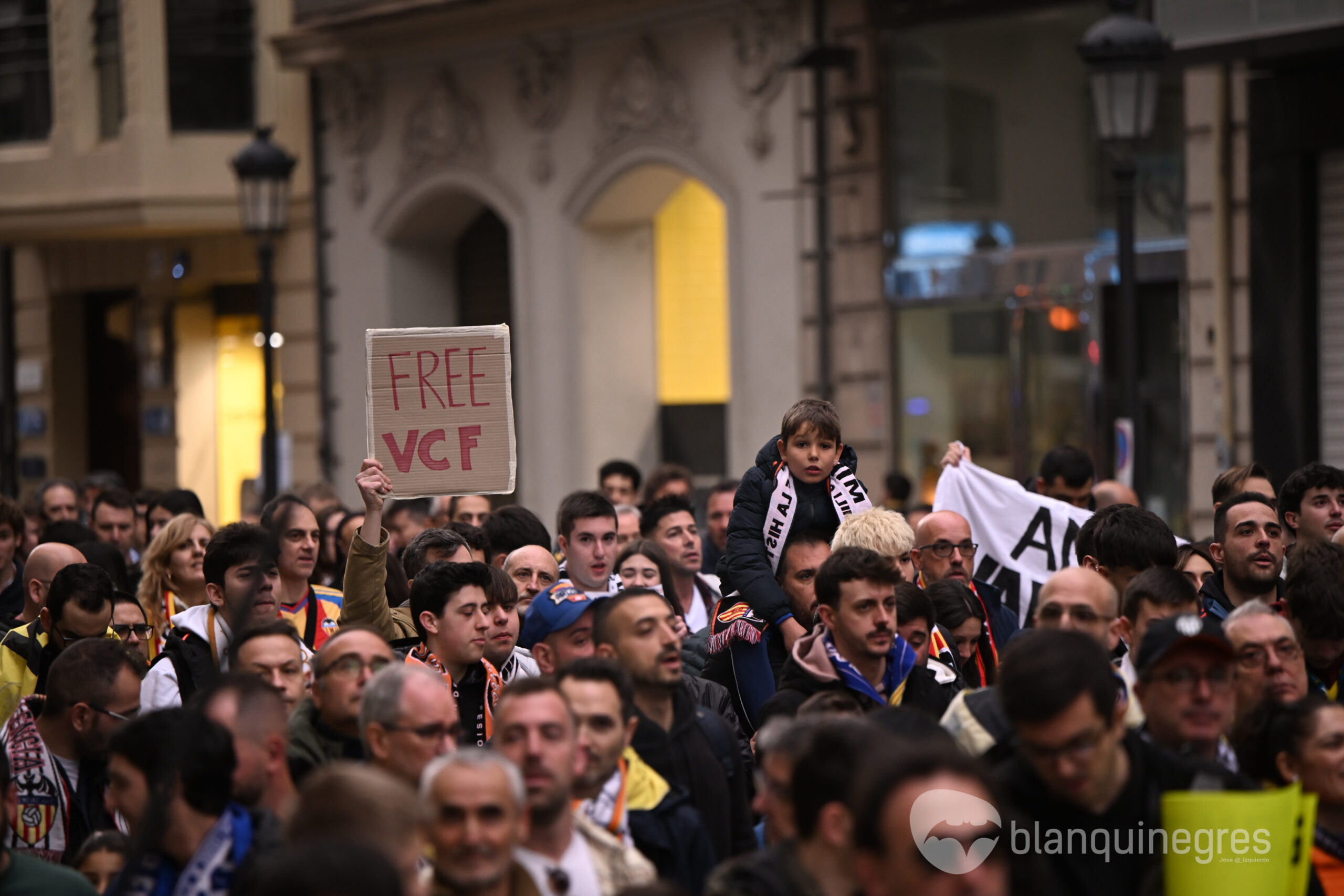 Fotogaleria 105395 | FOTOGALERIA: Èxit en la manifestació contra Peter Lim