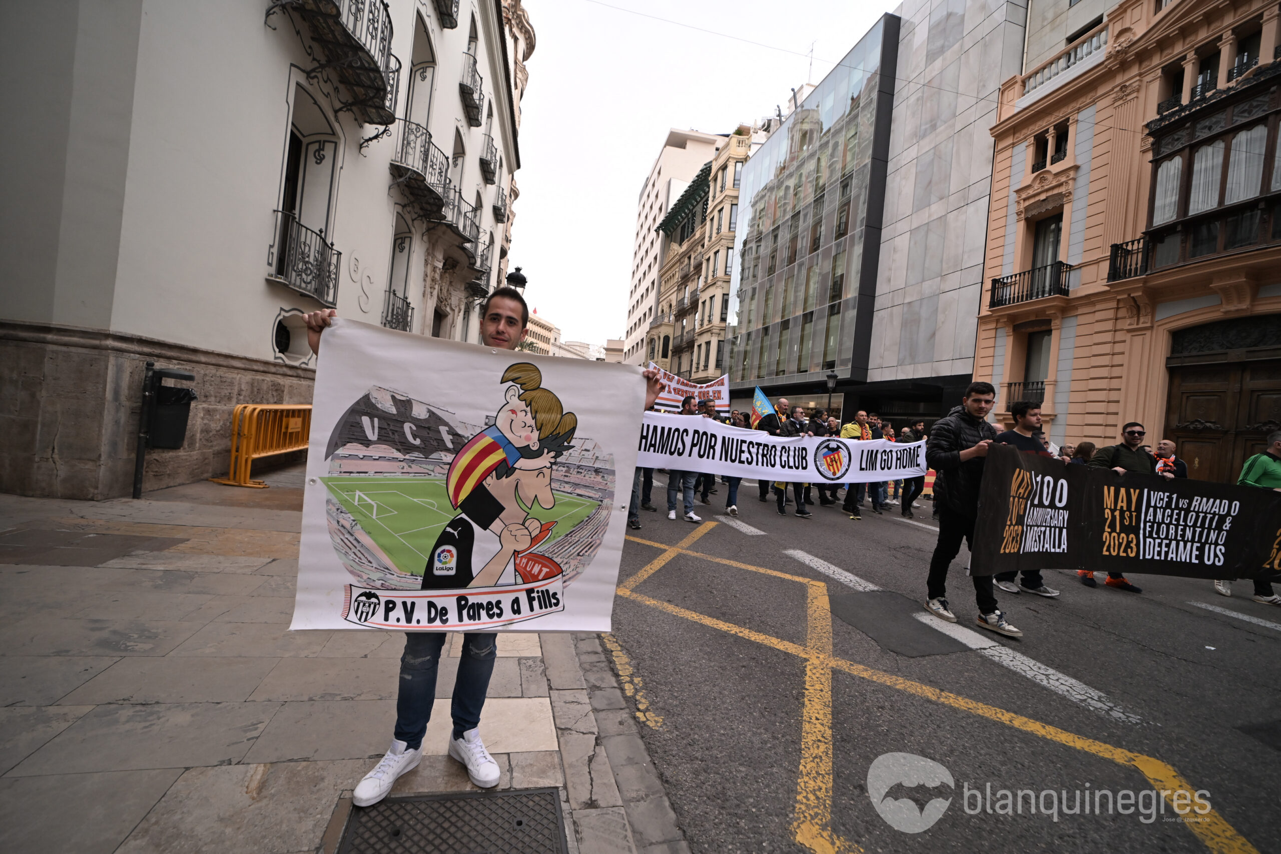 Fotogaleria 105397 | FOTOGALERIA: Èxit en la manifestació contra Peter Lim