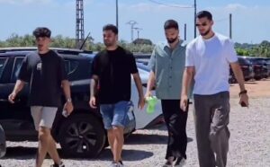 El València se'n va de dinar amb molts acomiadaments de l'equip