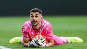 El Barça vol fitxar Joan García i contempla cedir-lo al València CF