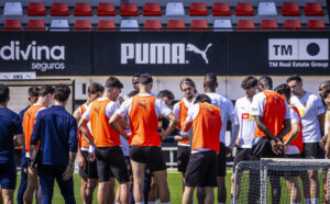 Foulquier tampoc entrena i Corberán prova amb Mosquera de lateral dret
